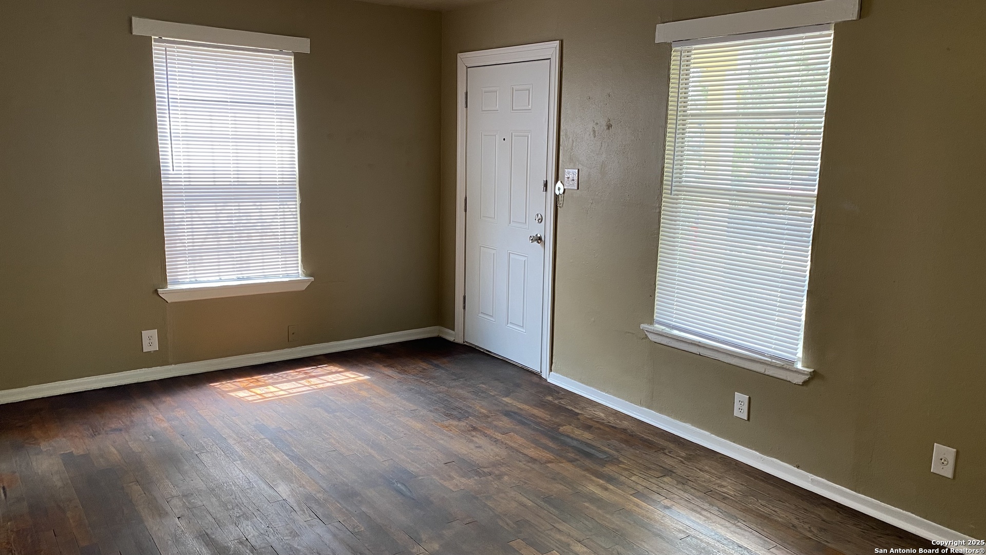 1222 Gardina San Antonio TX 78201