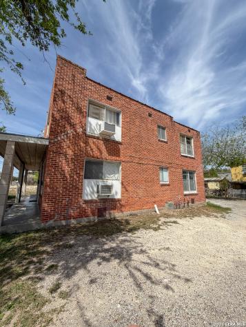 704 N Washington Street Beeville TX 78102