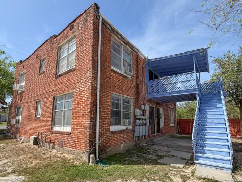 704 N Washington Street Beeville TX 78102