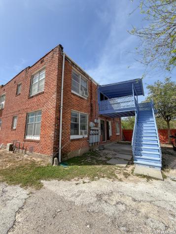 704 N Washington Street Beeville TX 78102
