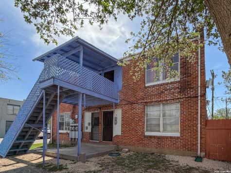 704 N Washington Street Beeville TX 78102