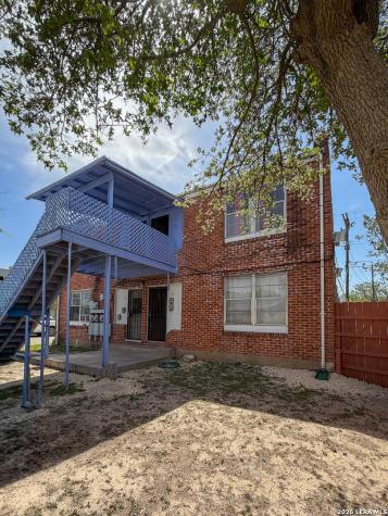 704 N Washington Street Beeville TX 78102