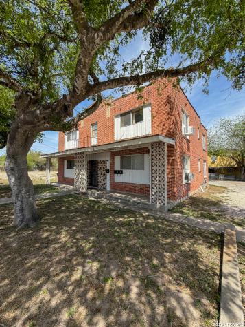 704 N Washington Street Beeville TX 78102