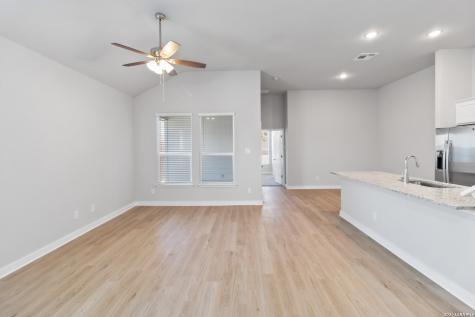 428 Cross Barn Buda TX 78610