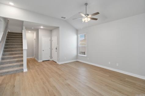428 Cross Barn Buda TX 78610