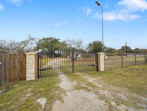 429 Palo Alto Von Ormy TX 78073
