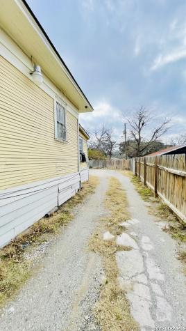 1108 Fresno San Antonio TX 78201