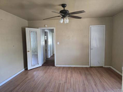 122 Roesler San Antonio TX 78220