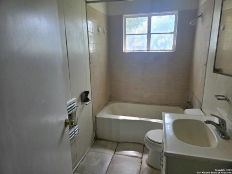 122 Roesler San Antonio TX 78220