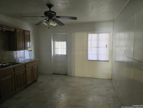 122 Roesler San Antonio TX 78220