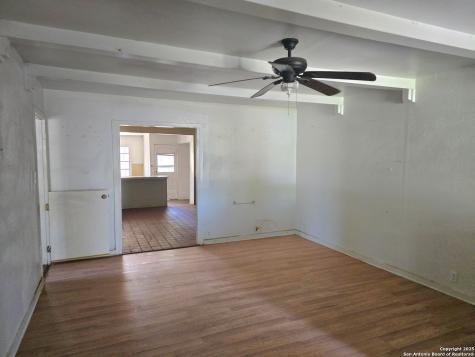 122 Roesler San Antonio TX 78220