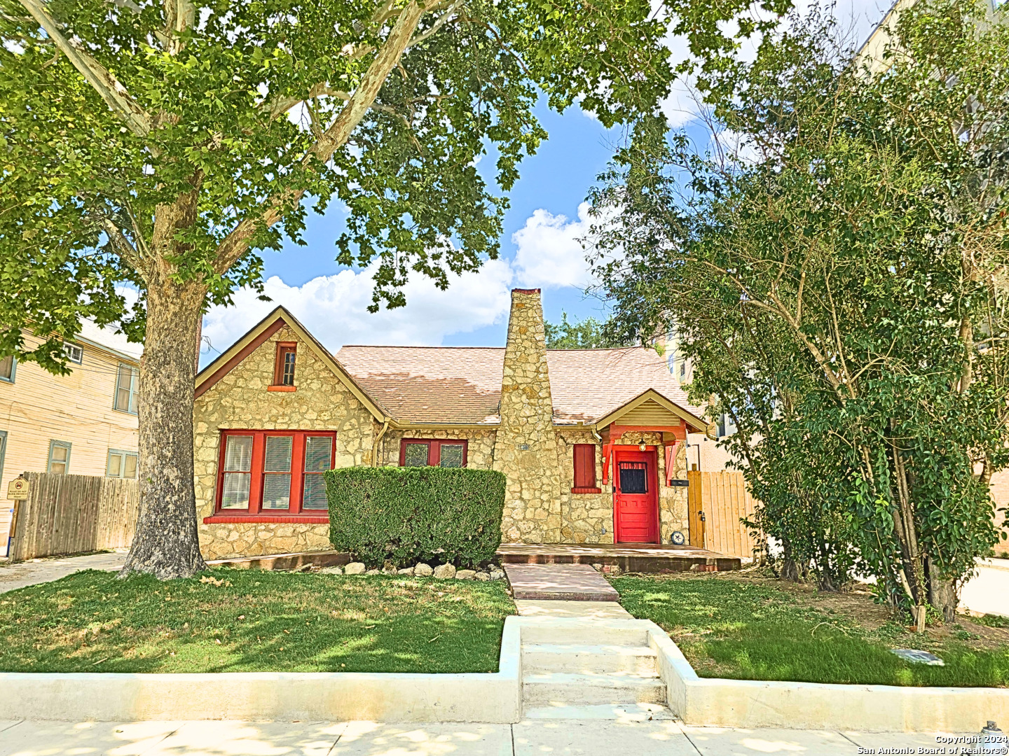 805 E Ashby Place San Antonio TX 78212