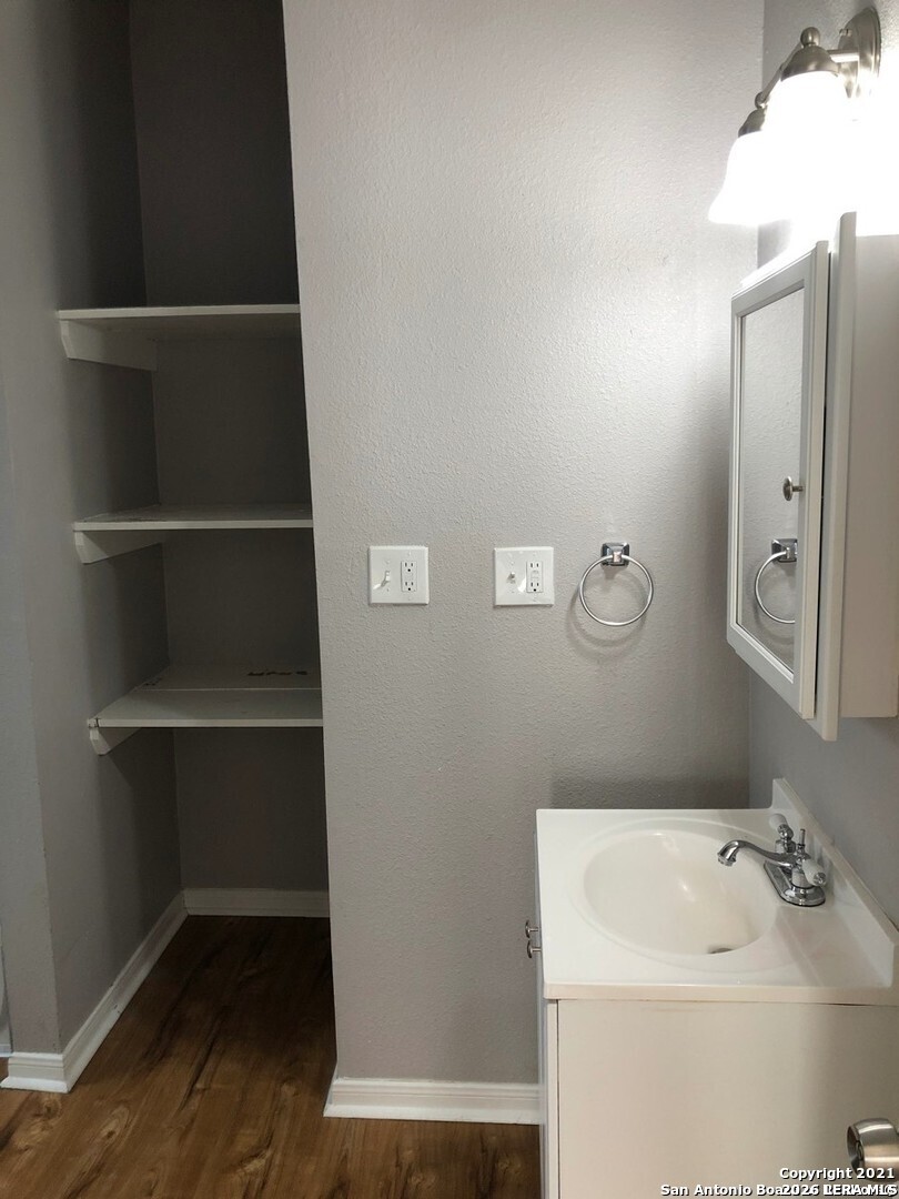 102 Bailey Avenue San Antonio TX 78210
