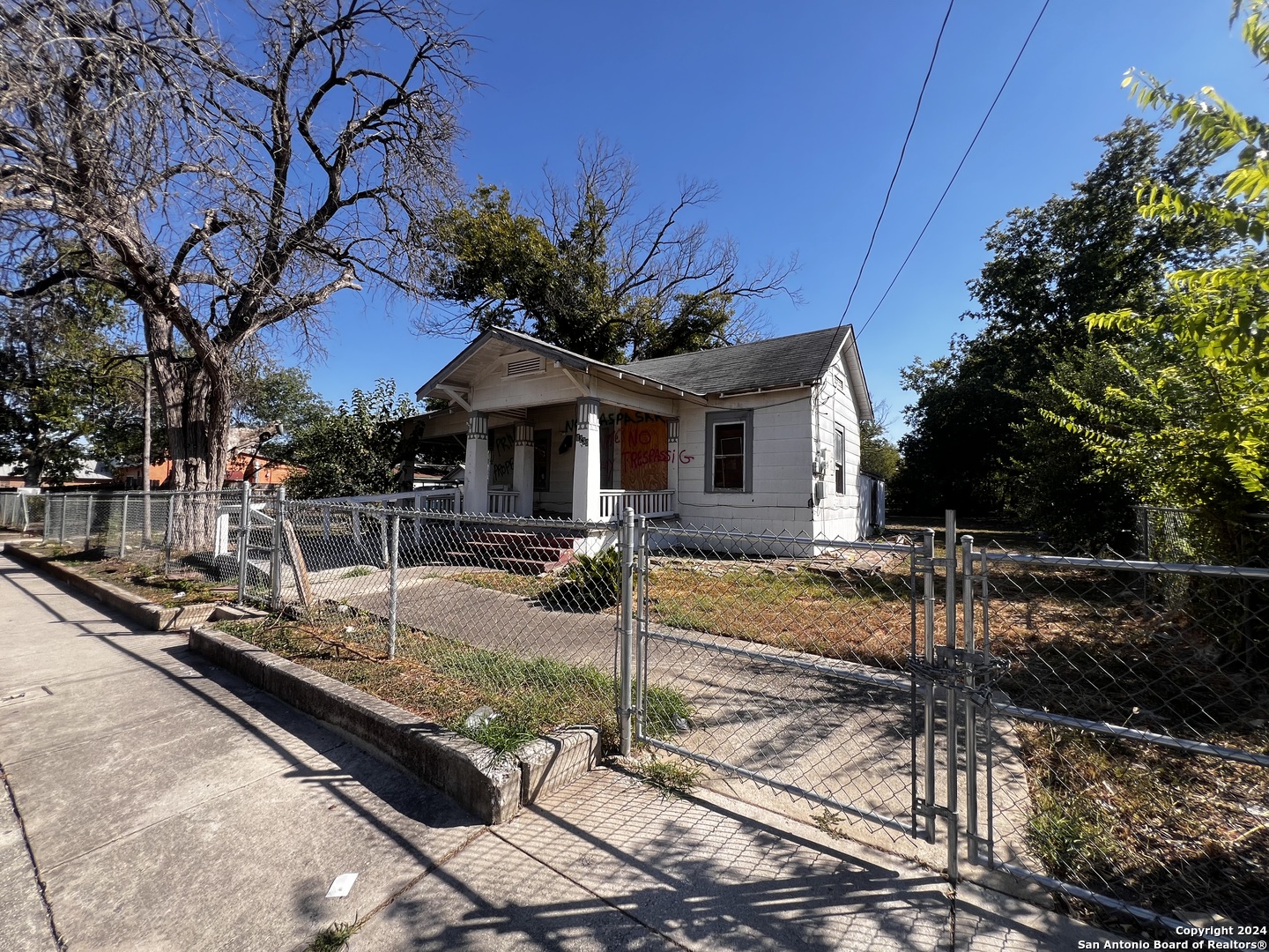 1230 Saltillo Street San Antonio TX 78207