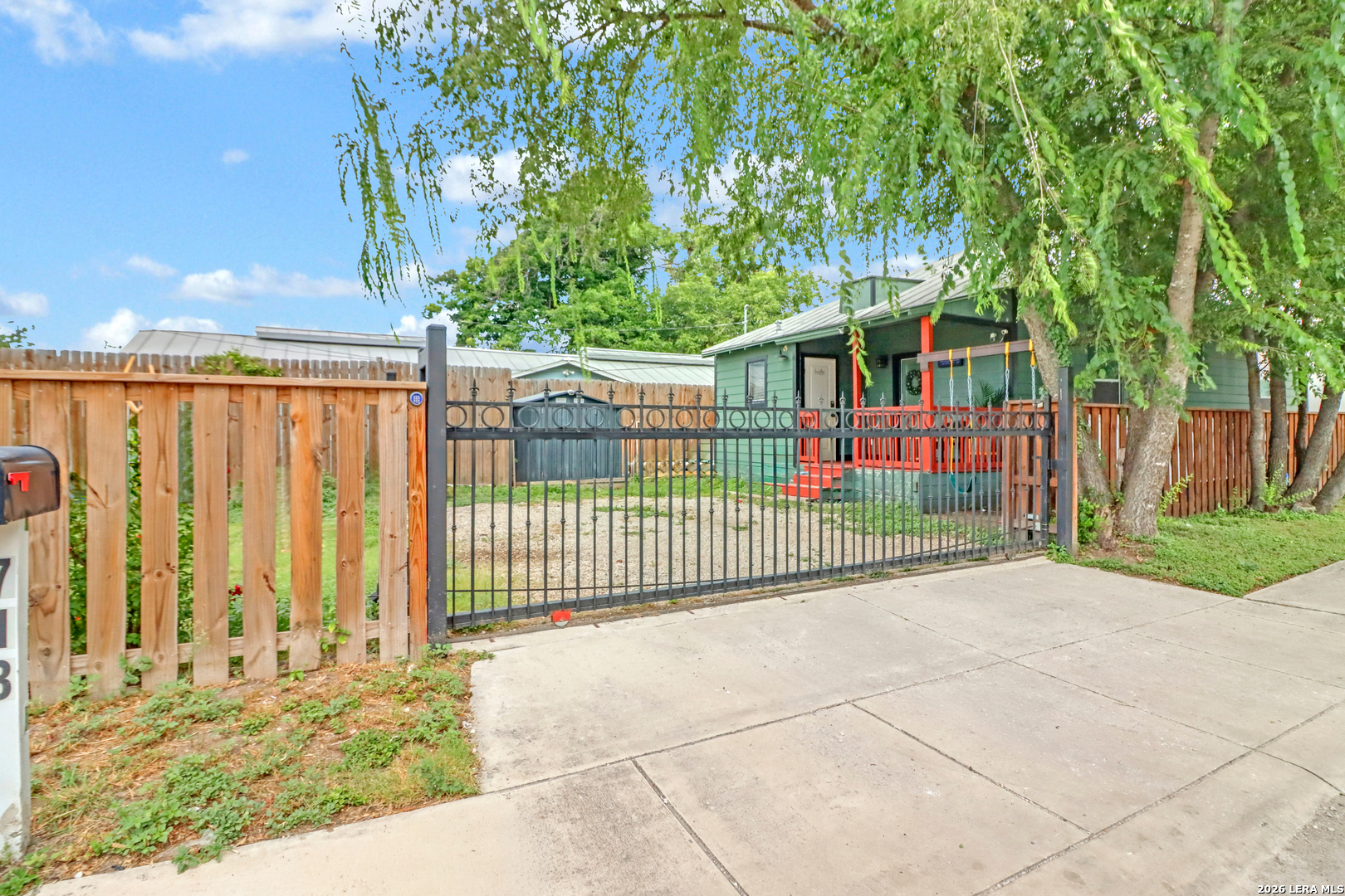 713 Lockhart San Antonio TX 78202