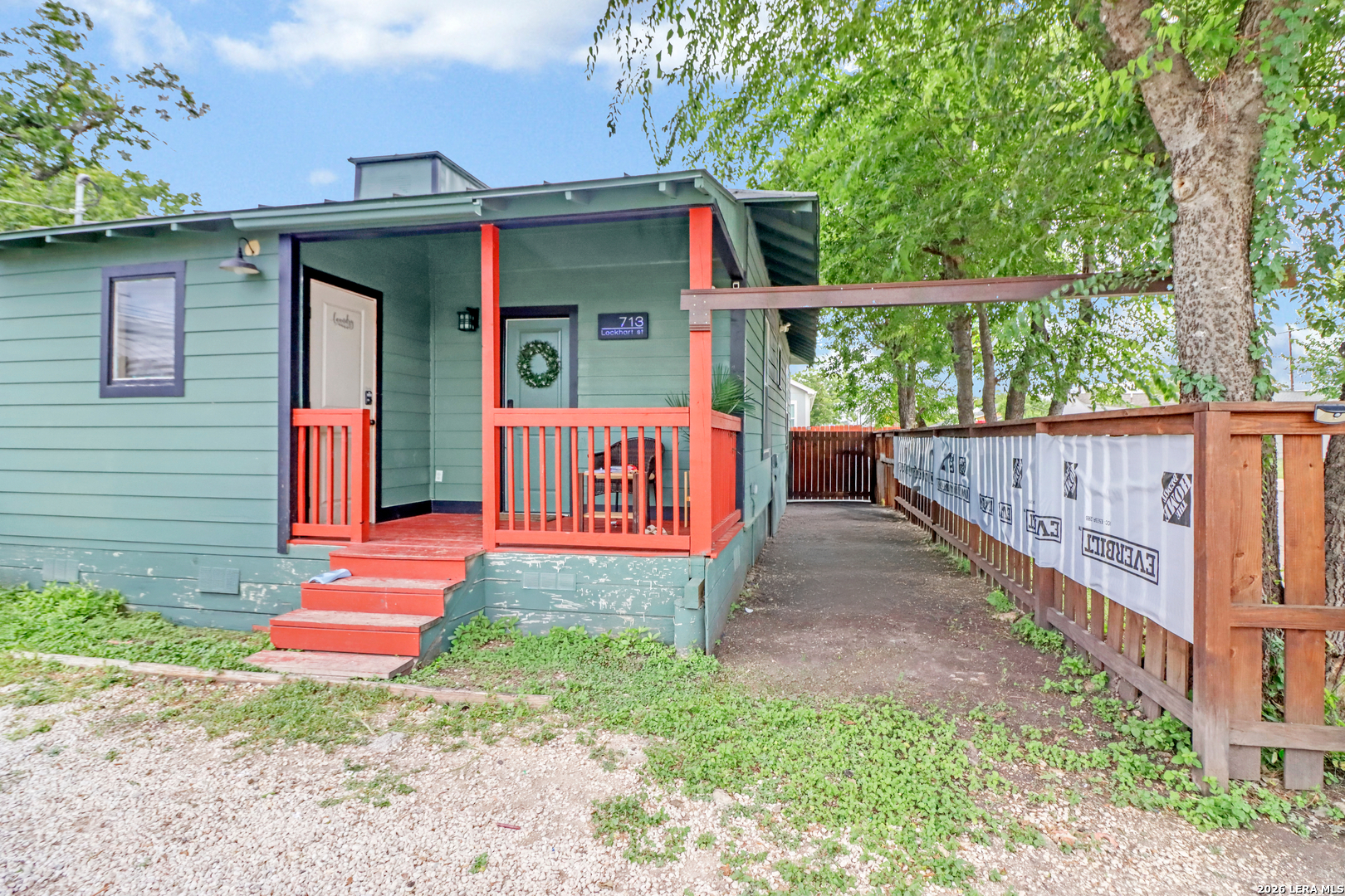 713 Lockhart San Antonio TX 78202