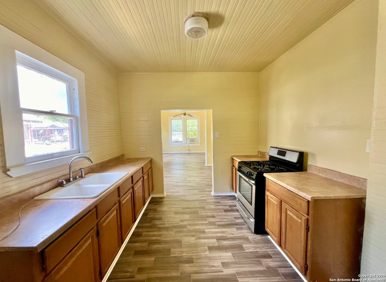 1804 San Luis San Antonio TX 78207