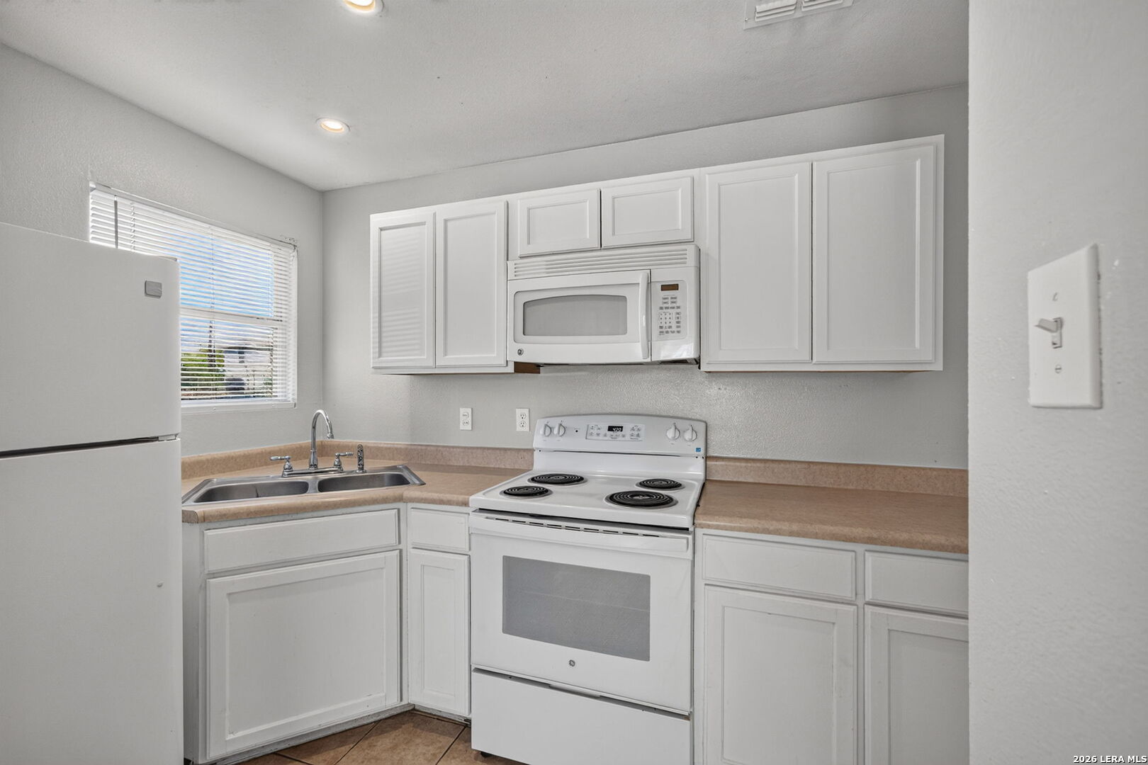 768 Avondale #3 San Antonio TX 78223