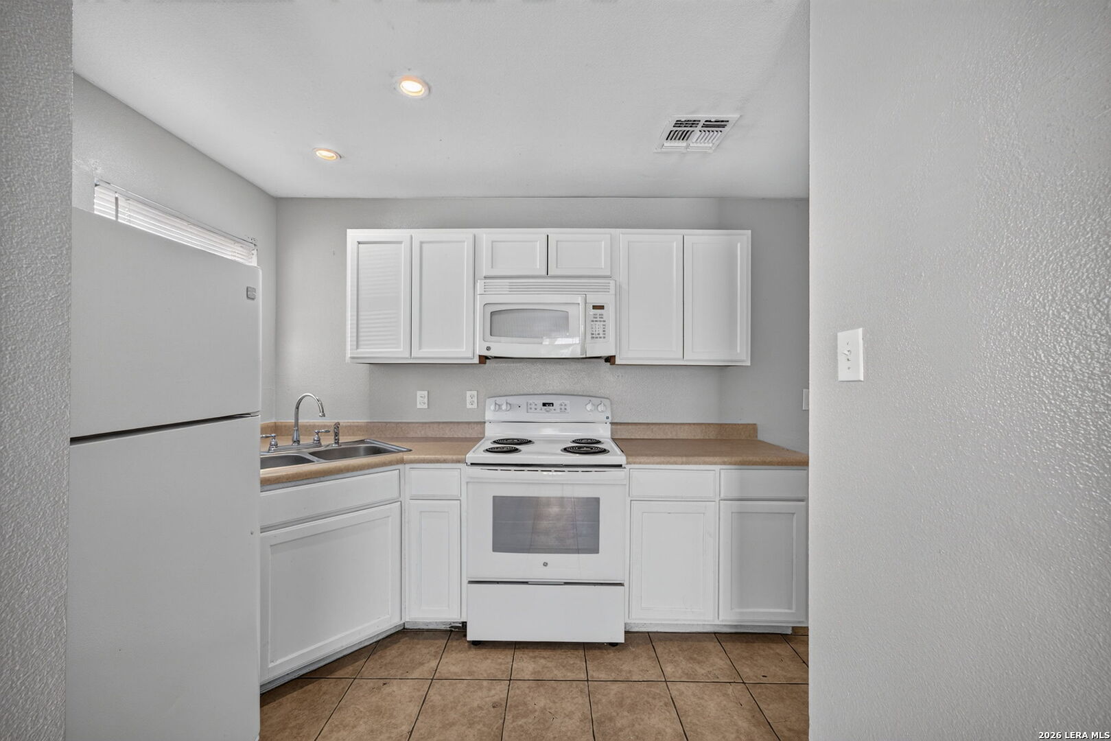 768 Avondale #3 San Antonio TX 78223