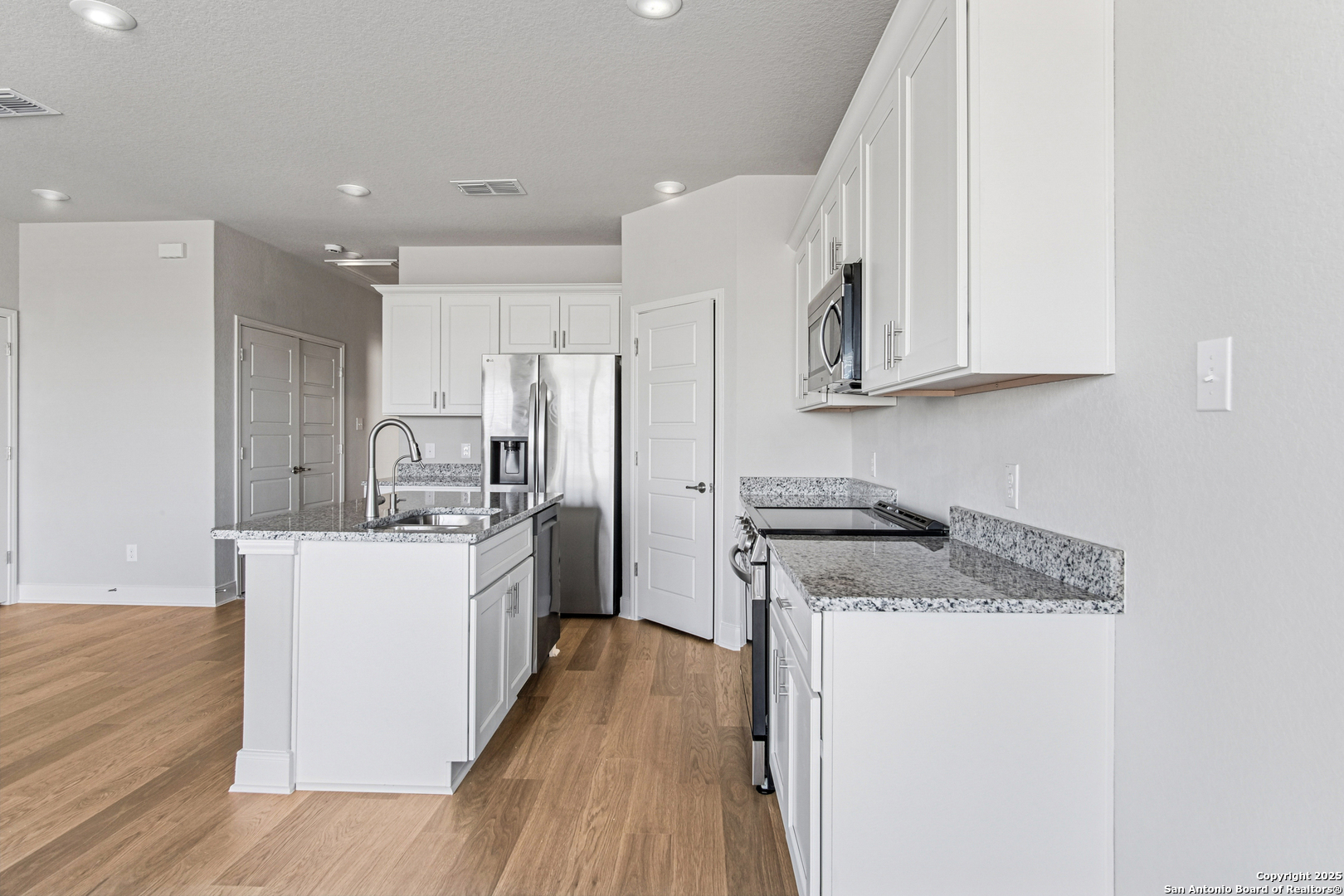 7137 Magnolia Creek San Antonio TX 78252