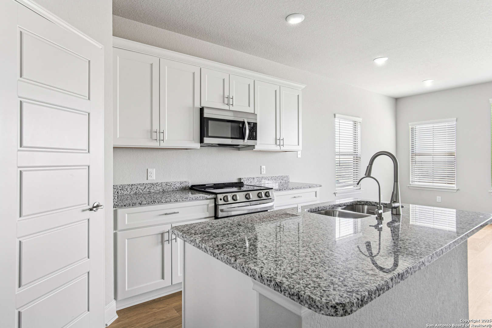 7137 Magnolia Creek San Antonio TX 78252