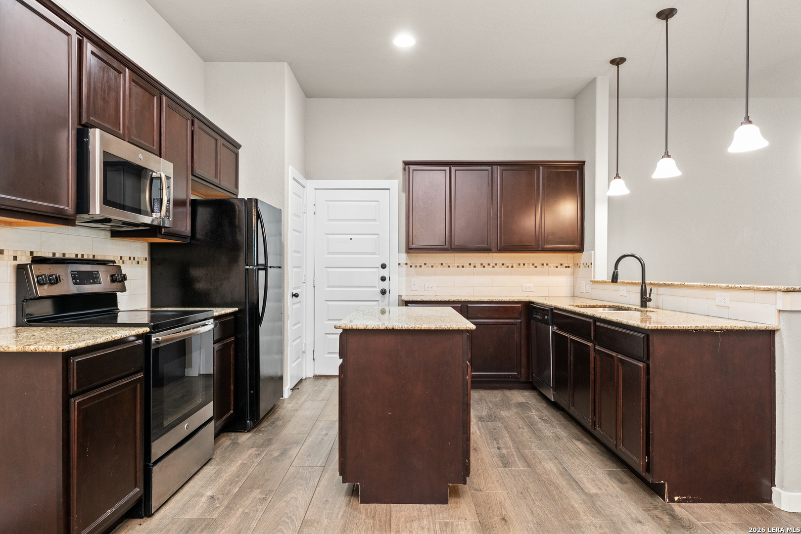 2213-2215 Avery Village New Braunfels TX 78130