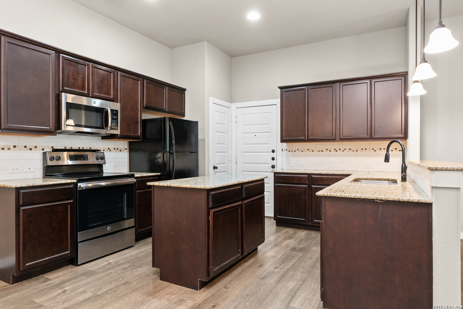 2213-2215 Avery Village New Braunfels TX 78130