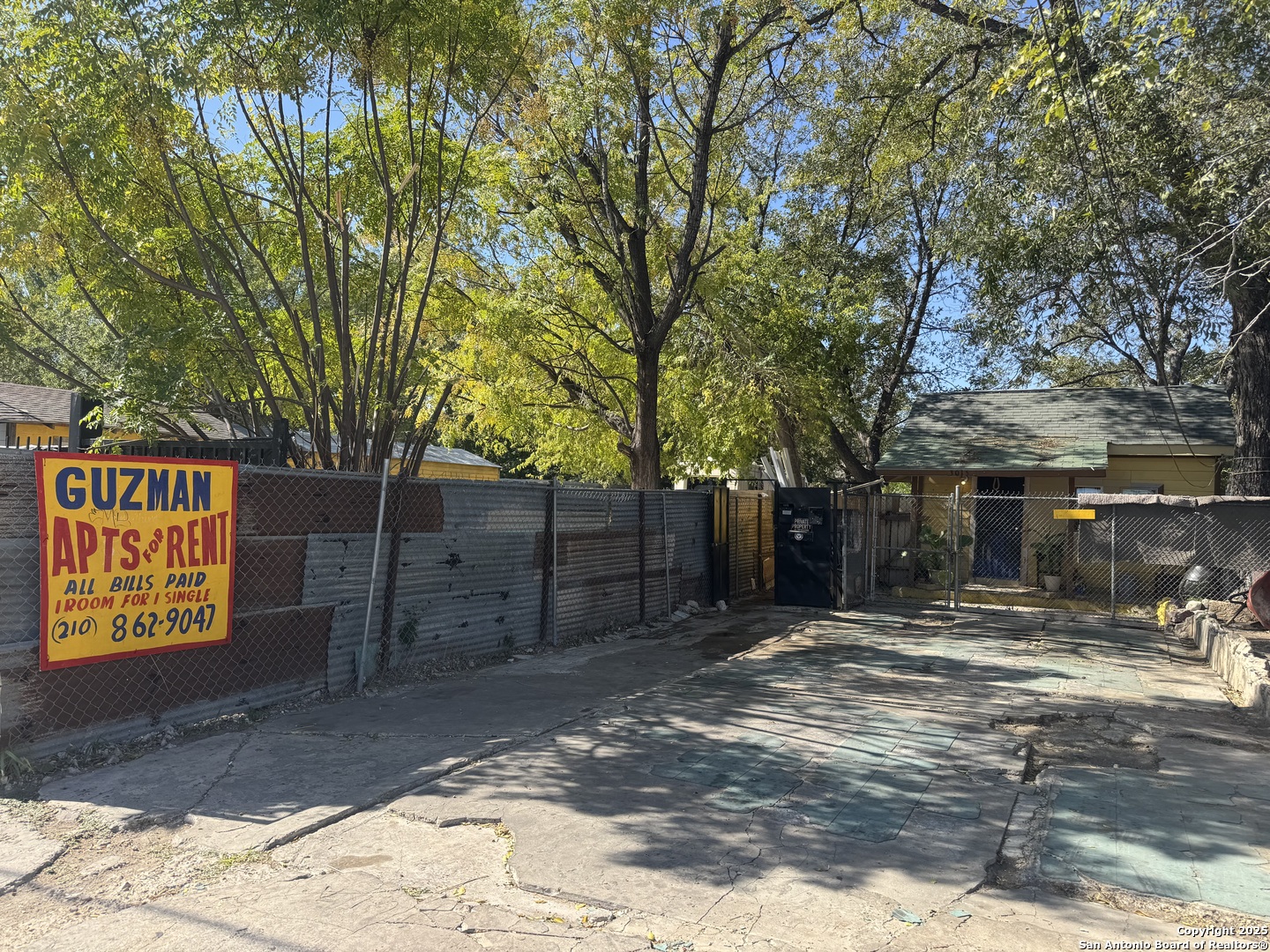3015 S Flores Street San Antonio TX 78204