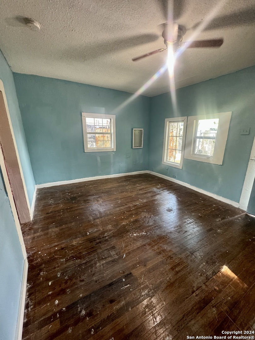 3015 S Flores Street San Antonio TX 78204