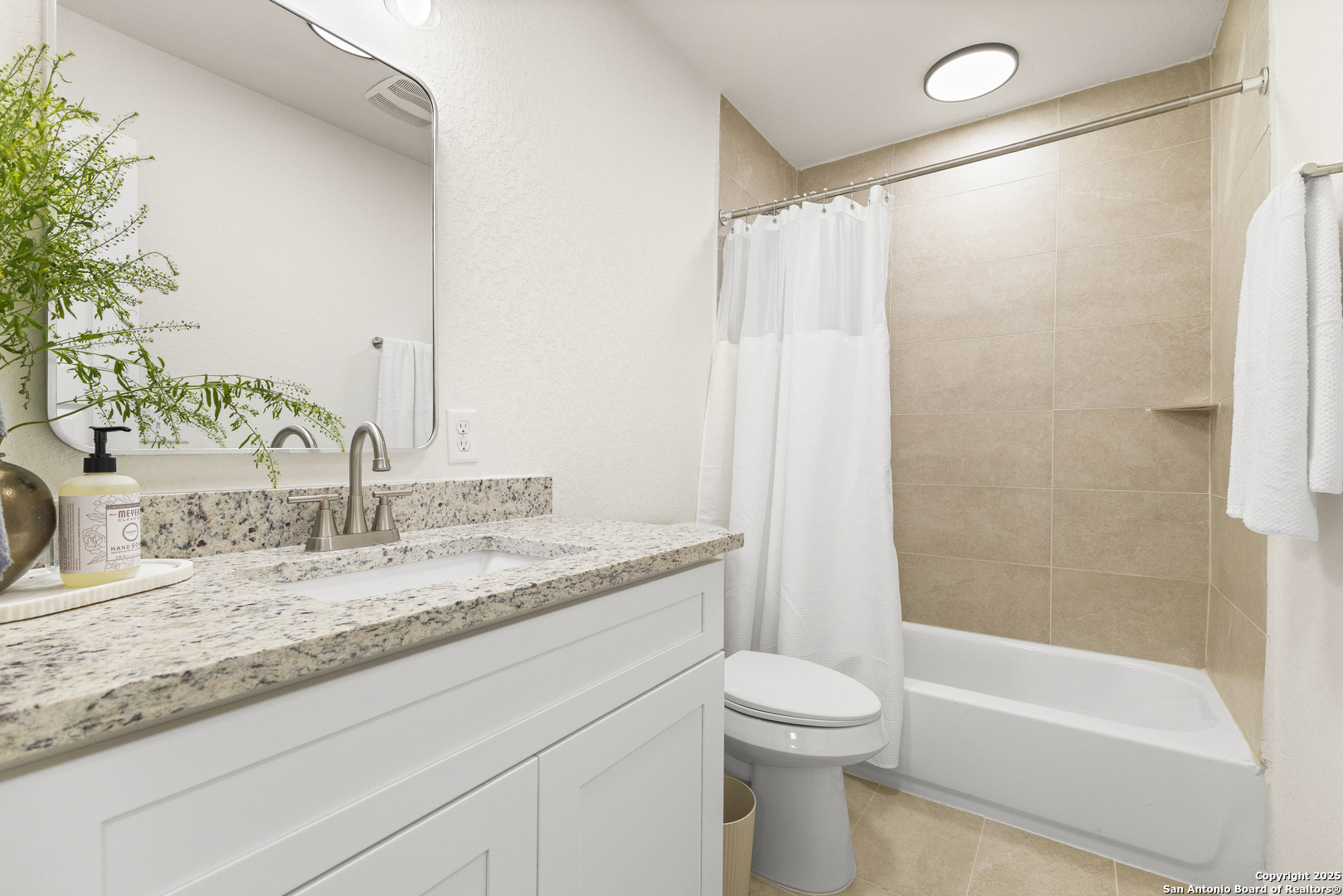 214 Bonnie Bend San Antonio TX 78253