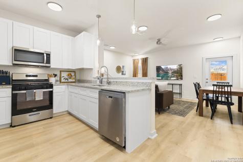 214 Bonnie Bend San Antonio TX 78253