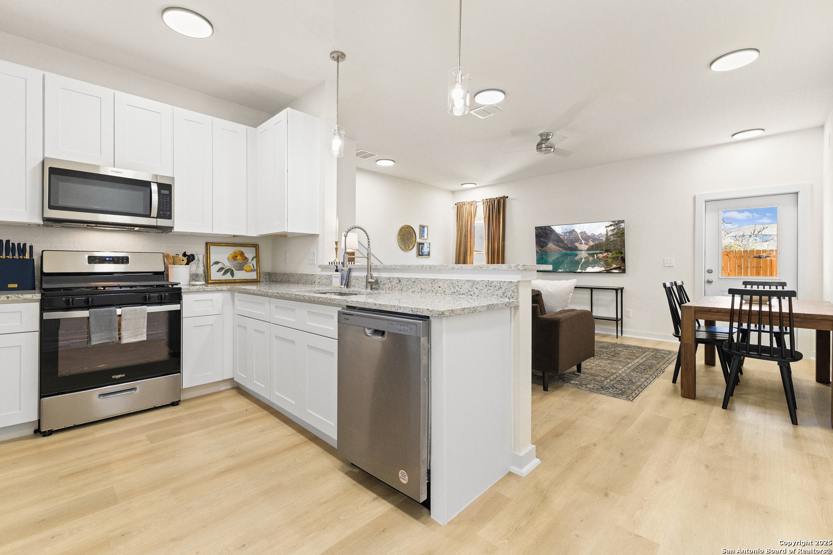214 Bonnie Bend San Antonio TX 78253