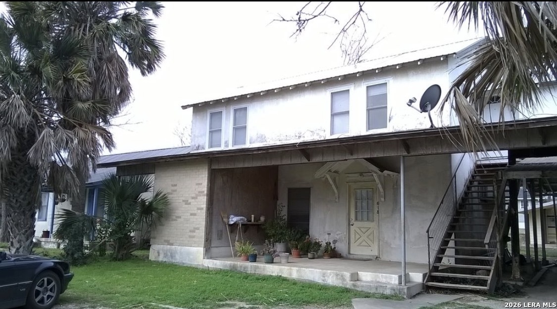 618 S 6th Street Kenedy TX 78119