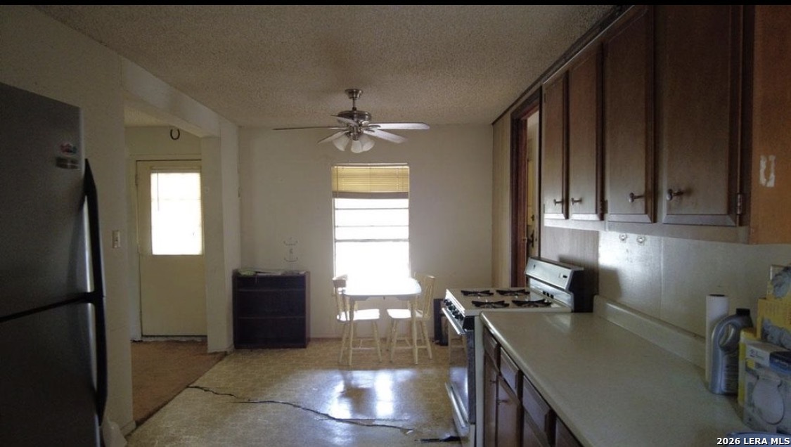 618 S 6th Street Kenedy TX 78119