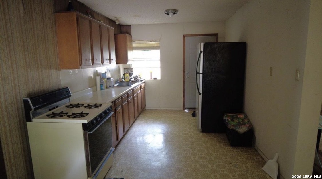 618 S 6th Street Kenedy TX 78119