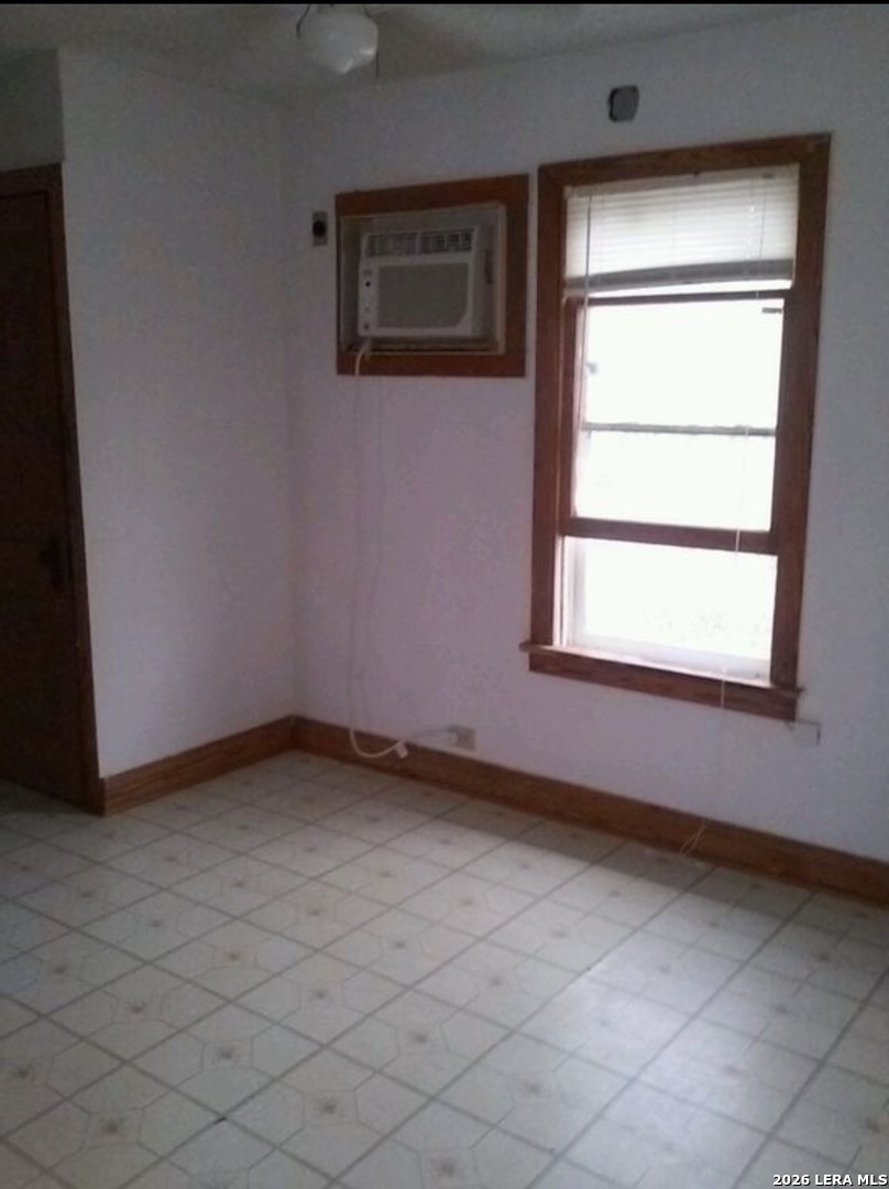 618 S 6th Street Kenedy TX 78119
