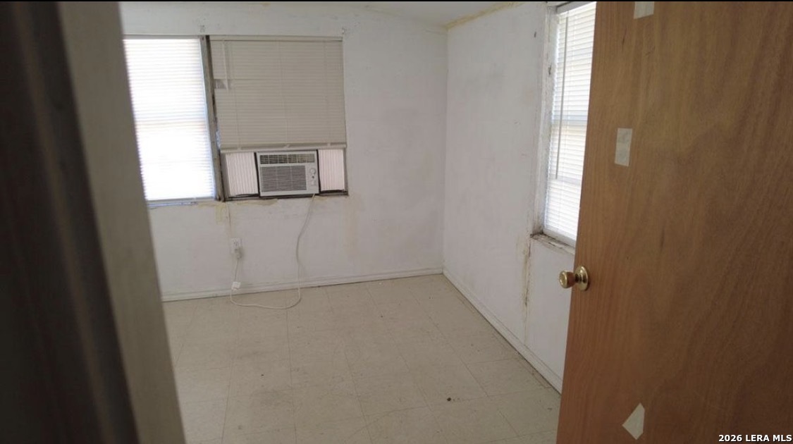 618 S 6th Street Kenedy TX 78119
