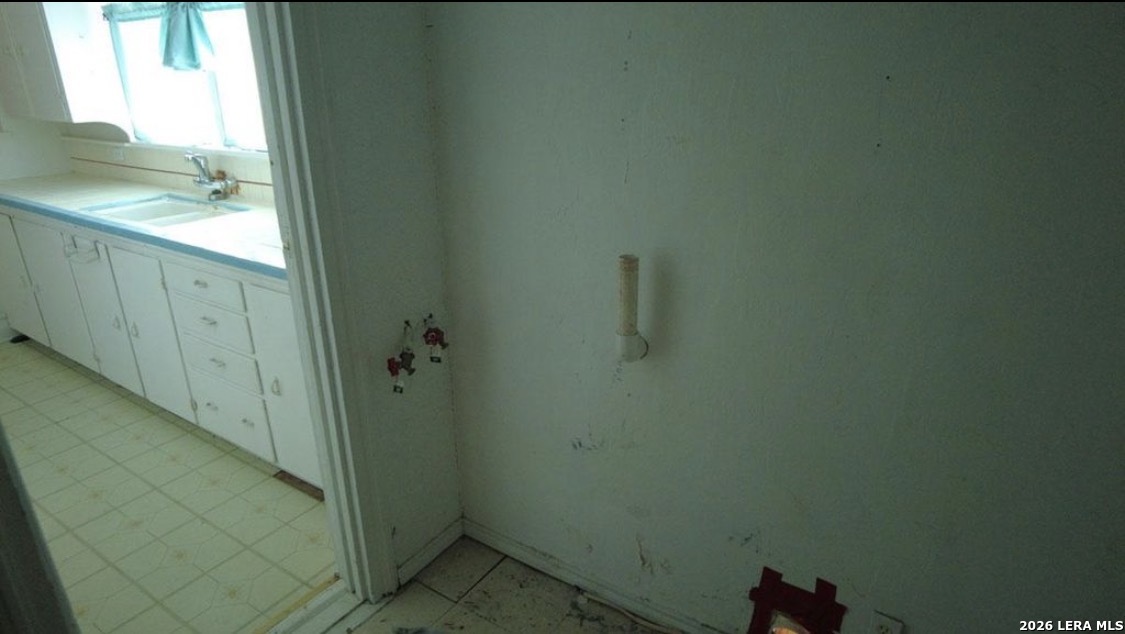618 S 6th Street Kenedy TX 78119