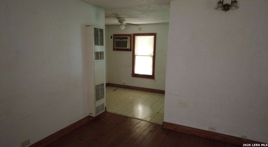 618 S 6th Street Kenedy TX 78119