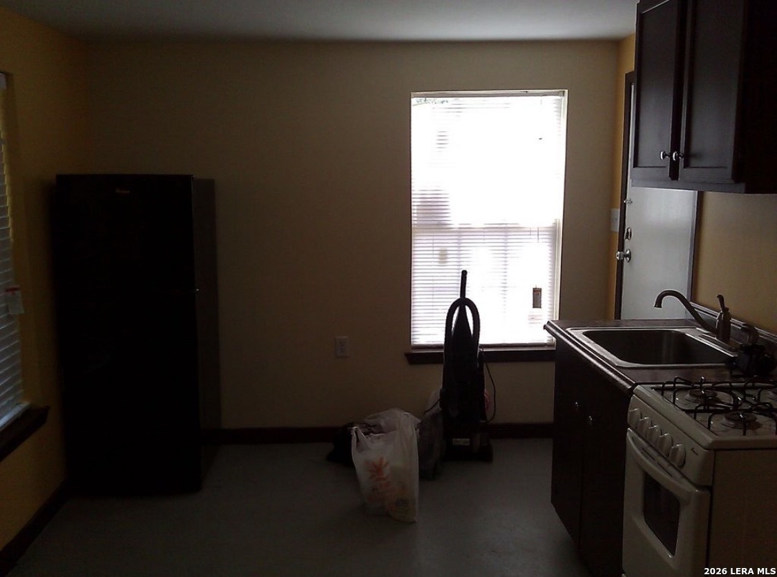 618 S 6th Street Kenedy TX 78119