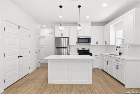 1209 S Waterfall Avenue Edinburg TX 78539