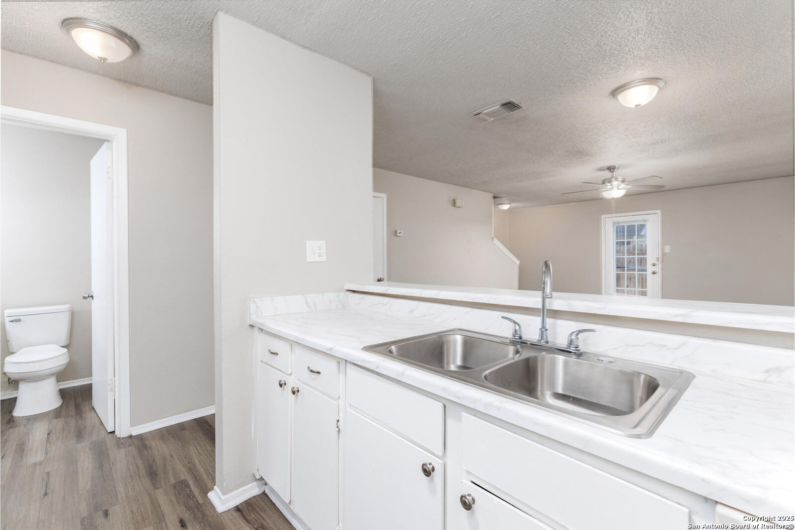 546 Dukeway Universal City TX 78148