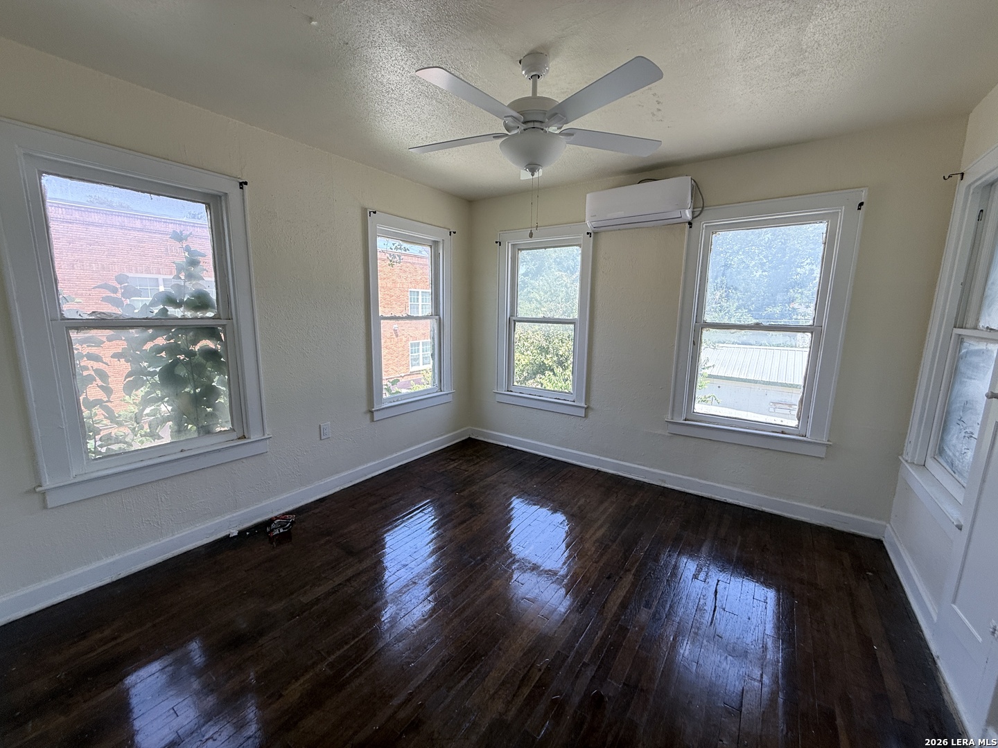1407 W Woodlawn Avenue San Antonio TX 78201