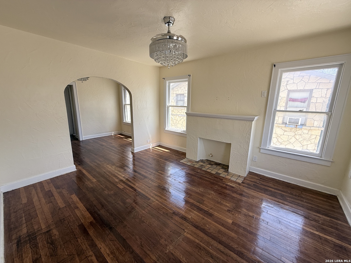1407 W Woodlawn Avenue San Antonio TX 78201