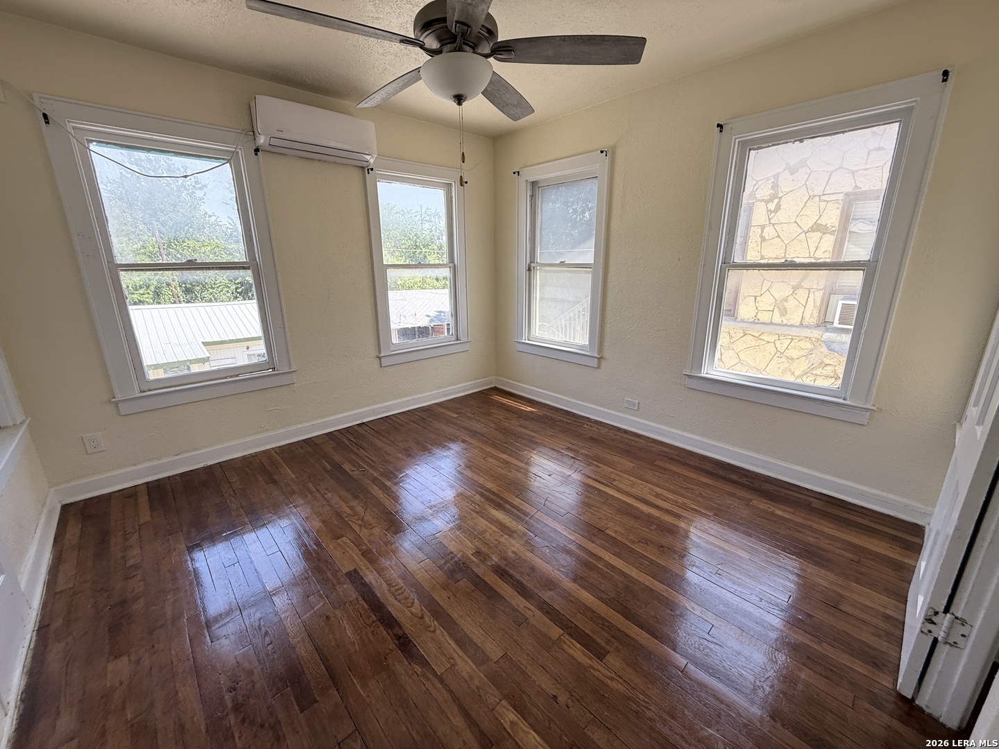 1407 W Woodlawn Avenue San Antonio TX 78201
