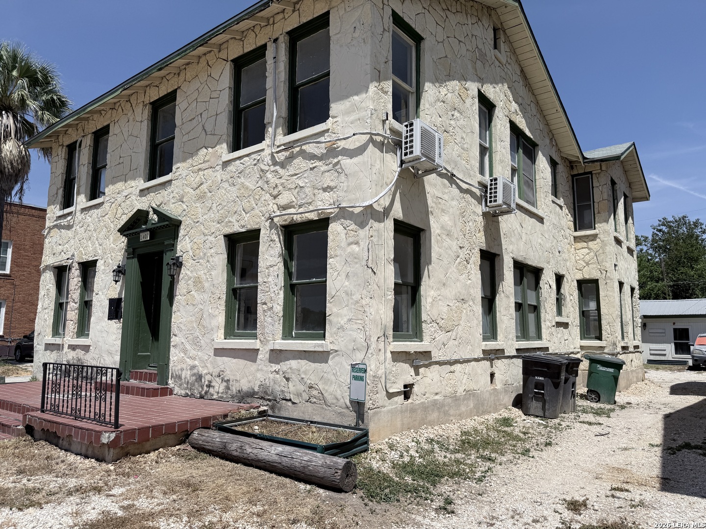 1407 W Woodlawn Avenue San Antonio TX 78201