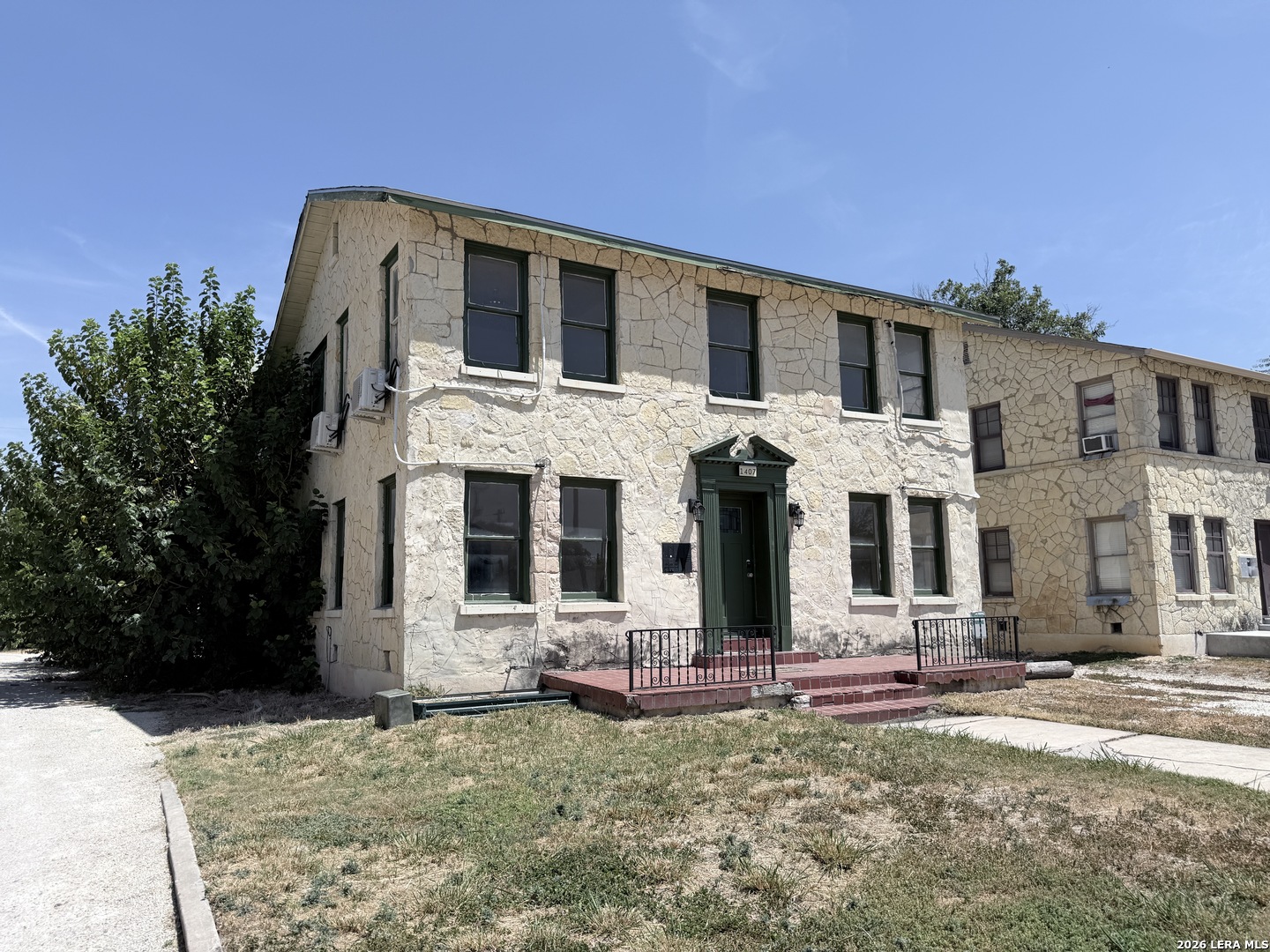 1407 W Woodlawn Avenue San Antonio TX 78201