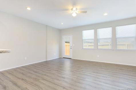 6922 Crestway Road San Antonio TX 78239