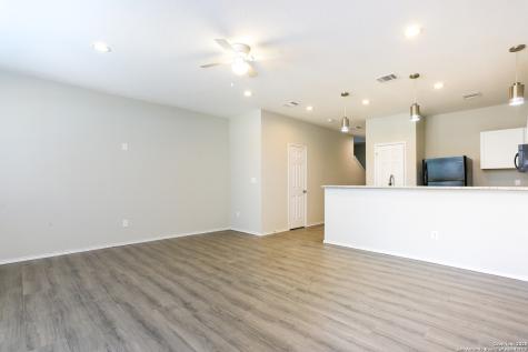 6922 Crestway Road San Antonio TX 78239