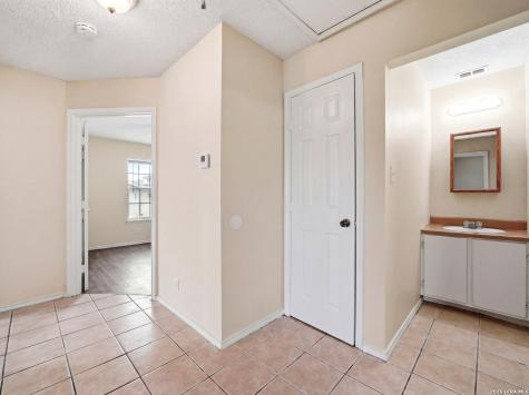 7642-7448 Windsor Oaks San Antonio TX 78239